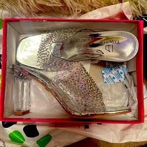 clear square toed rhinestone heels✨